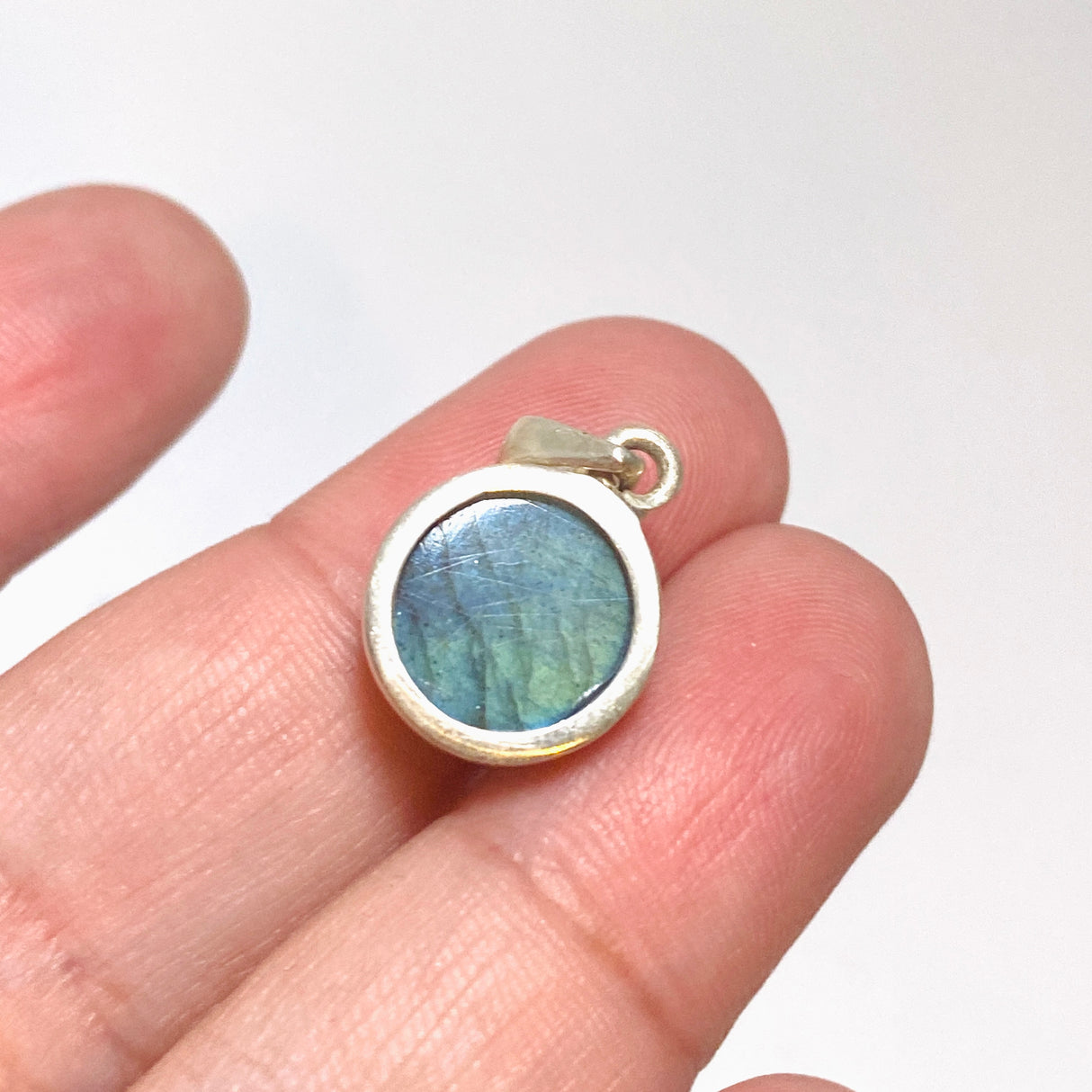 Labradorite Round Cabochon Pendant PPGJ1250