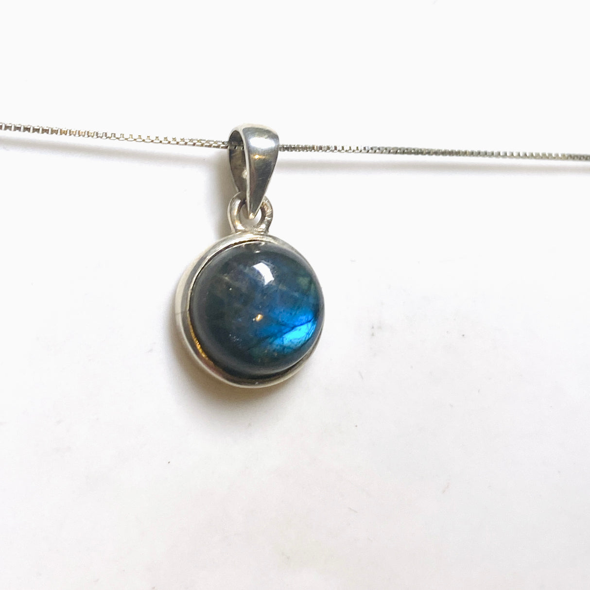 Labradorite Round Cabochon Pendant PPGJ1250