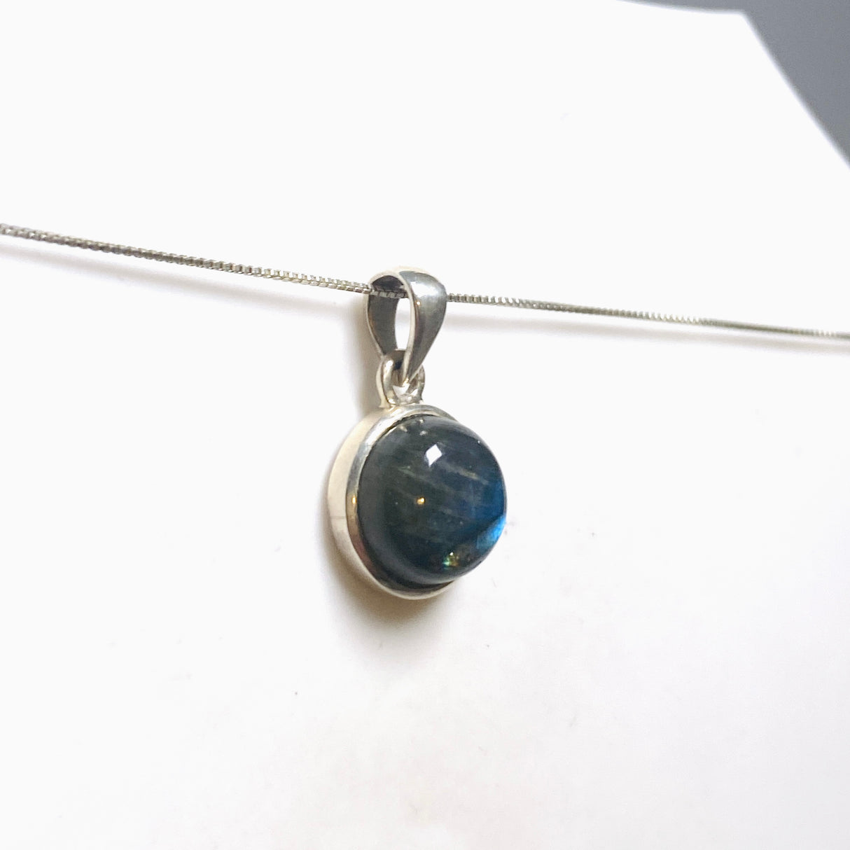 Labradorite Round Cabochon Pendant PPGJ1250