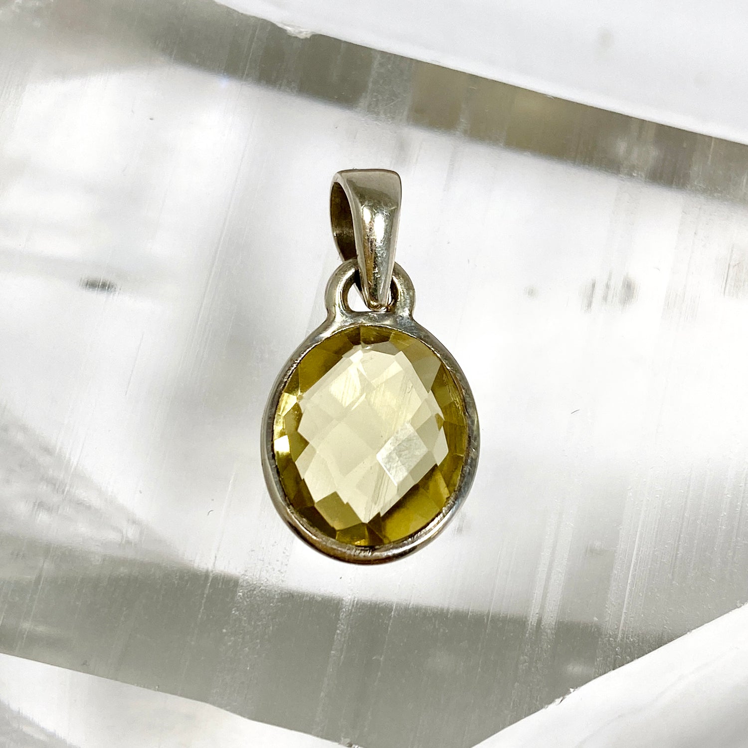 Lemon Quartz Oval Checkerboard Faceted Pendant PPGJ1304