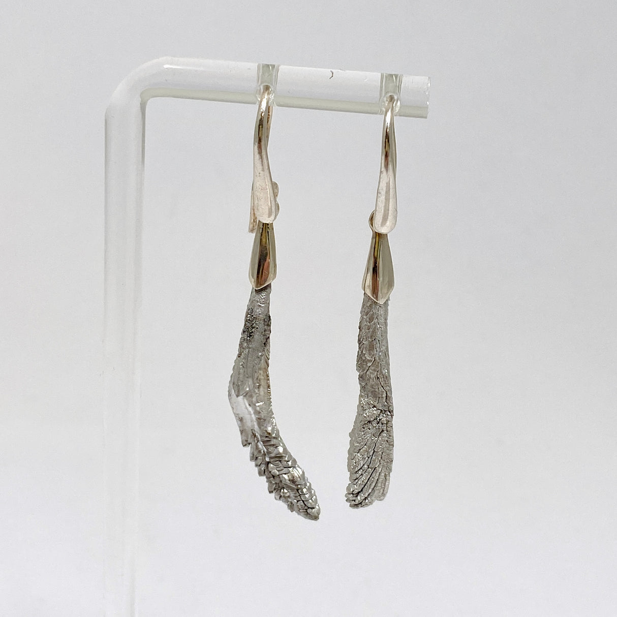 Magnesium Raw Crystal Earrings PEGJ342
