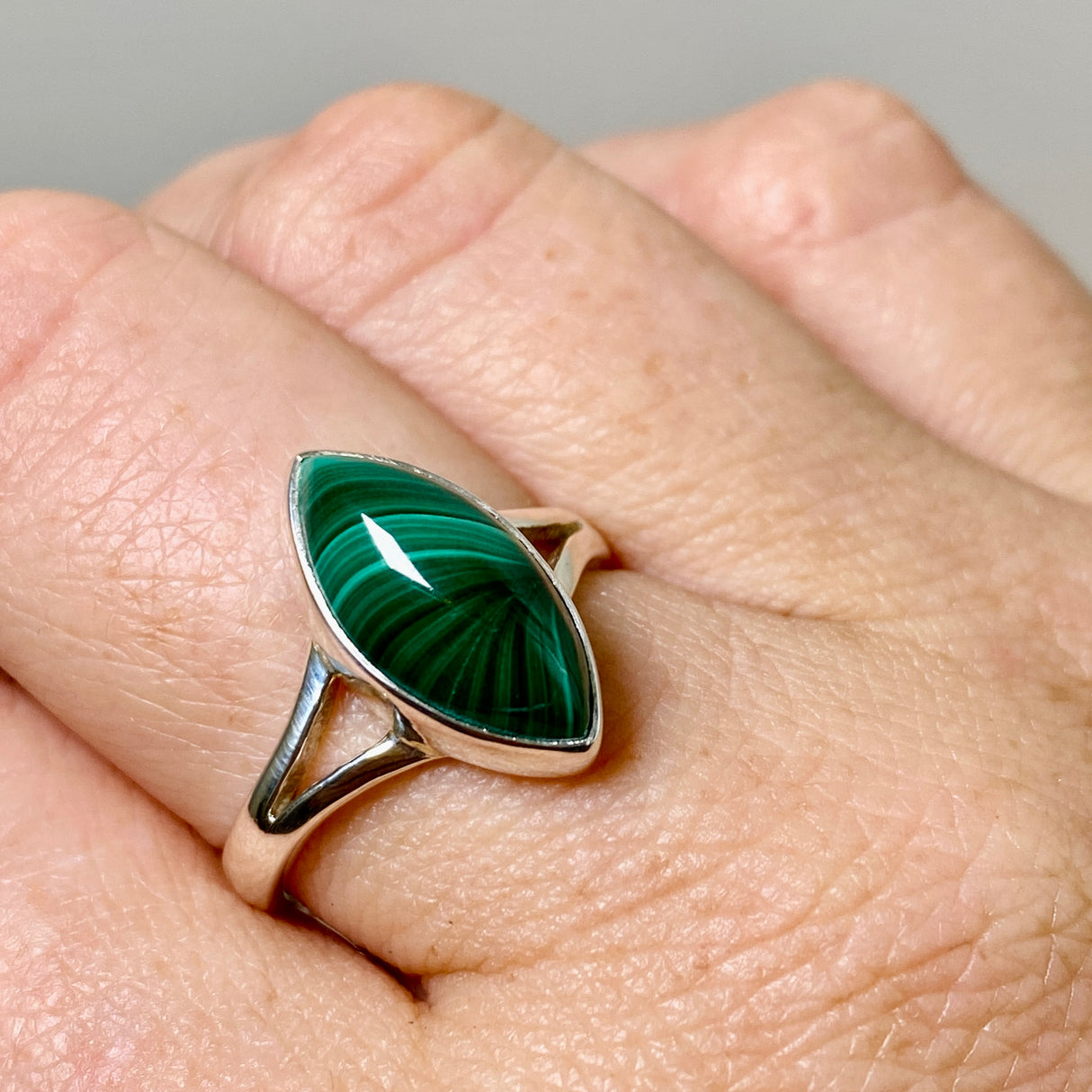 Malachite Marquise Cabochon Split Band Ring Size 9 KRGJ3370