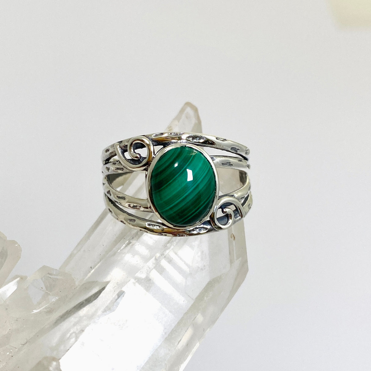 Malachite Oval Cabochon Ring in a Decorative Setting R4025