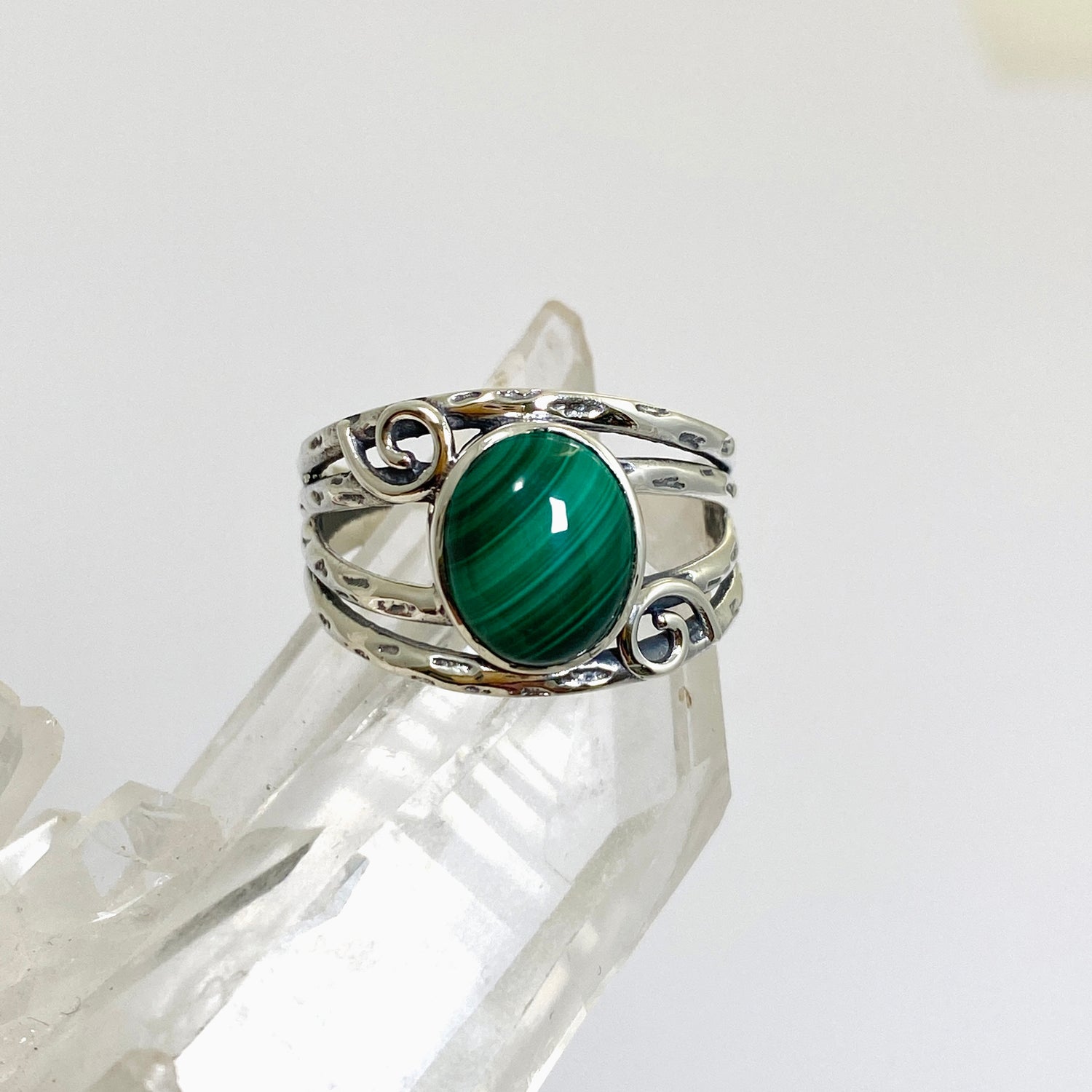 Malachite Oval Cabochon Ring in a Decorative Setting R4025