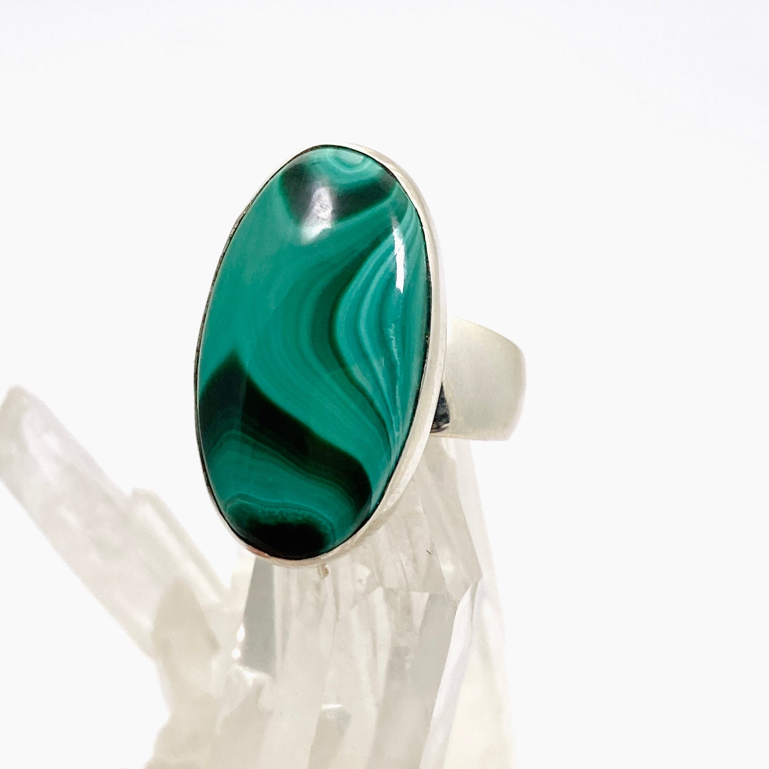 Malachite Oval Cabochon Ring Size 6 KRGJ3366