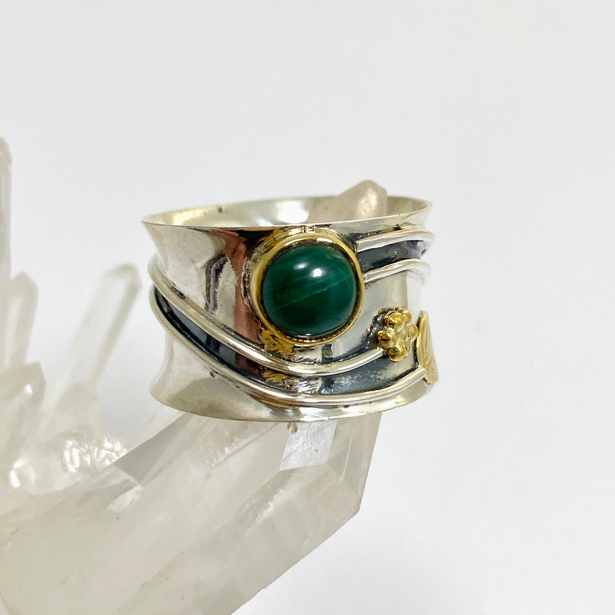 Malachite Round Cabochon Ring in a Decorative Setting R4198