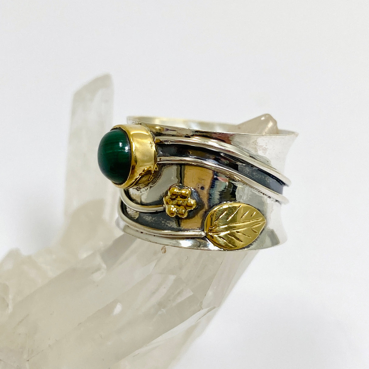 Malachite Round Cabochon Ring in a Decorative Setting R4198