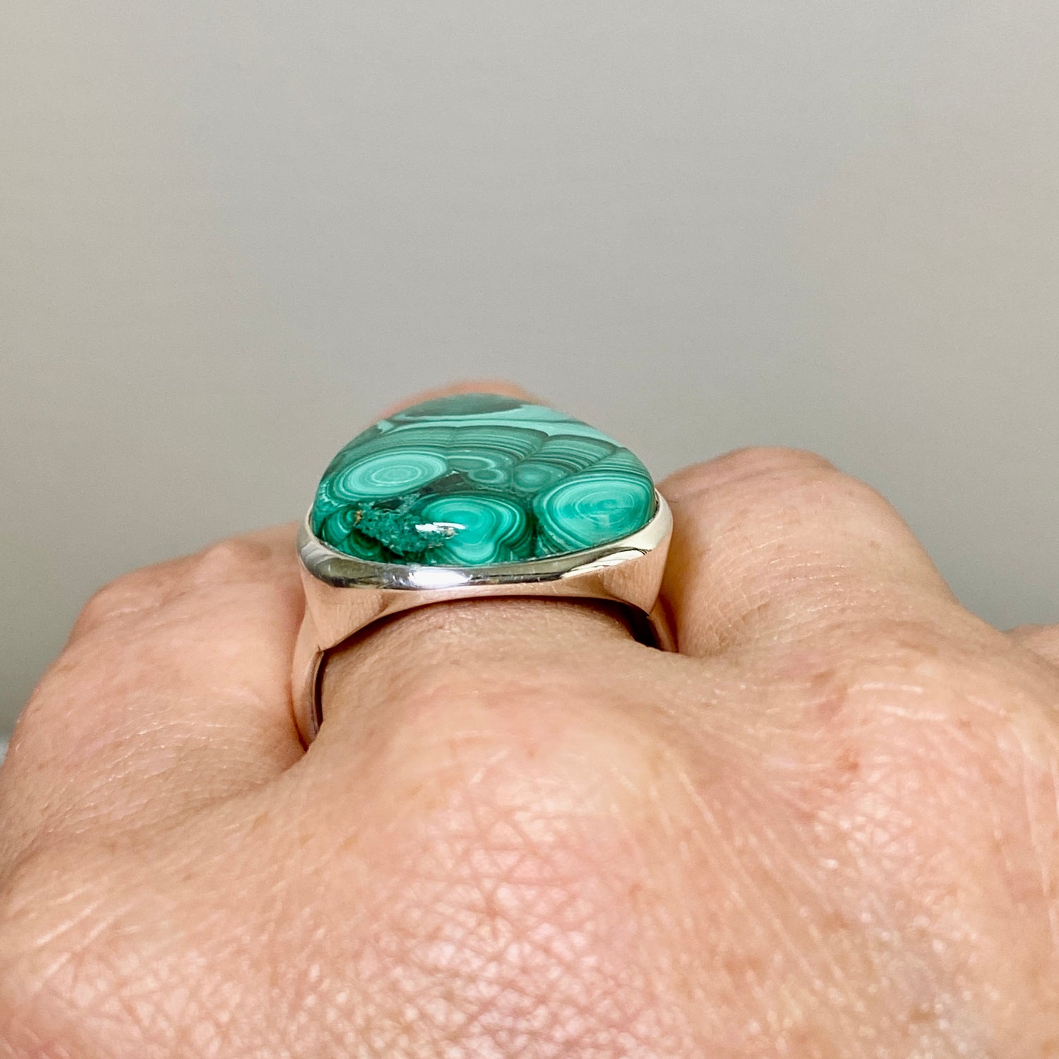 Malachite Teardrop Cabochon Ring Size 10 PRGJ832