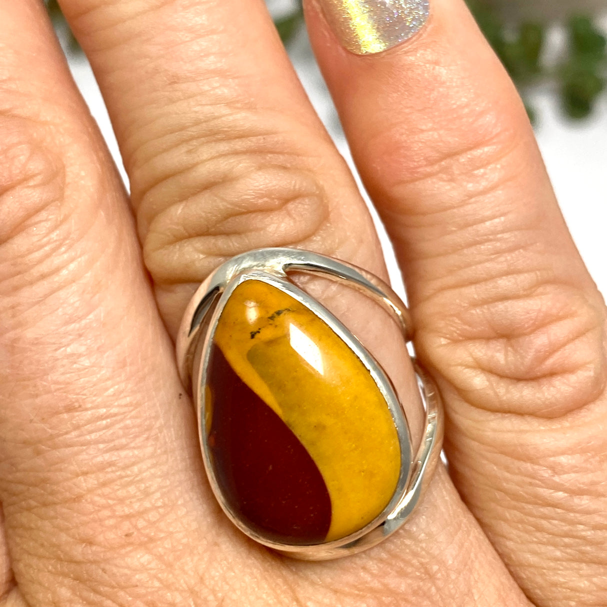 Mookaite Teardrop Cabochon Split Band Ring Size 7 KRGJ3386