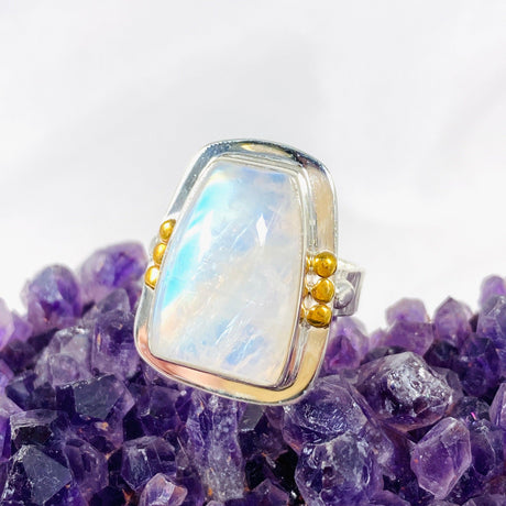 Moonstone Freeform Ring with Brass Detailing s.10 KRGJ3035 - Nature's Magick