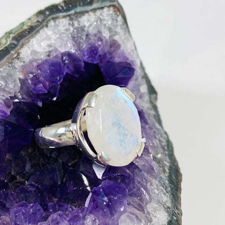 Moonstone Oval Faceted Ring s.9 KRGJ3013 - Nature's Magick