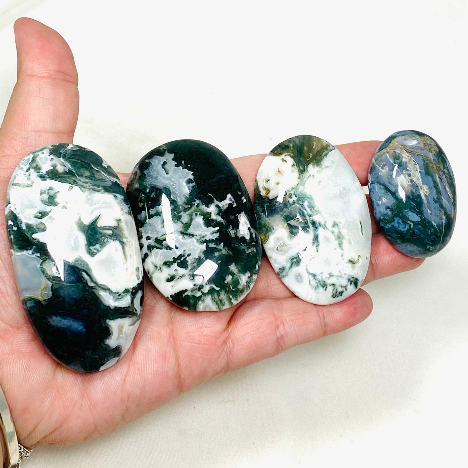 Moss Agate Palmstone MAP-130 - Nature's Magick