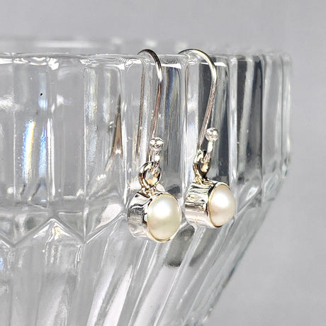 Pearl petite round earrings R2363-PLC - Nature's Magick