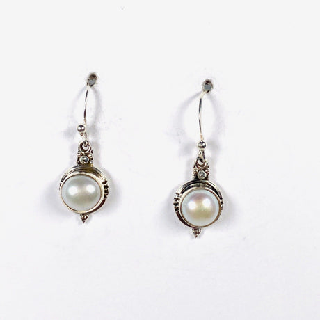 Pearl round earrings with silver detailing E2696 - Nature's Magick