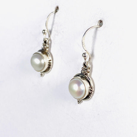Pearl round earrings with silver detailing E2696 - Nature's Magick