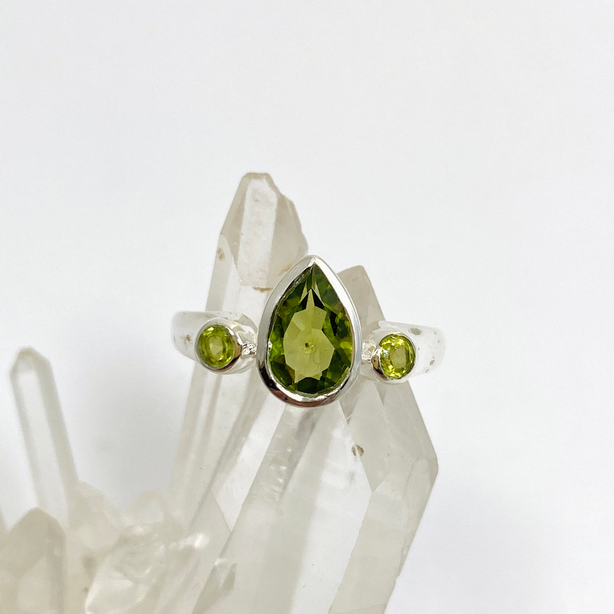 Peridot Faceted Gemstone Teardrop Ring with Accent Stones R3668