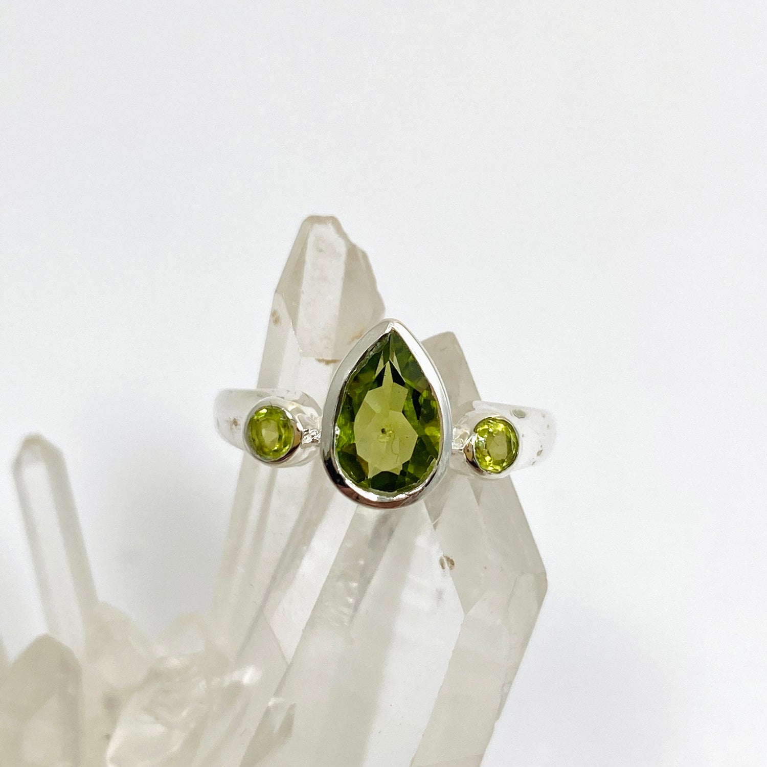Peridot Faceted Gemstone Teardrop Ring with Accent Stones R3668