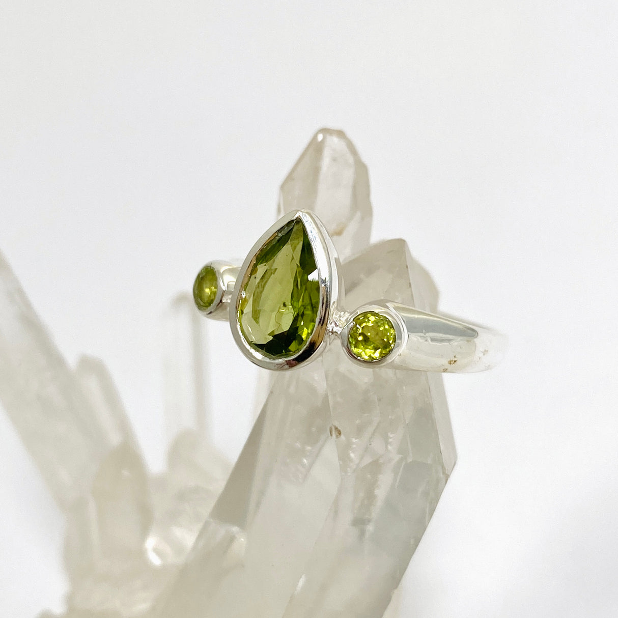 Peridot Faceted Gemstone Teardrop Ring with Accent Stones R3668