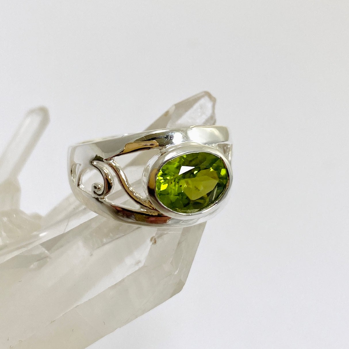 Peridot Oval Faceted Boho Decorative Ring R3820