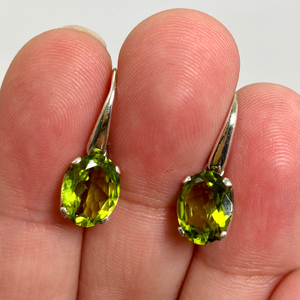 Peridot Oval Faceted Earrings PEG303