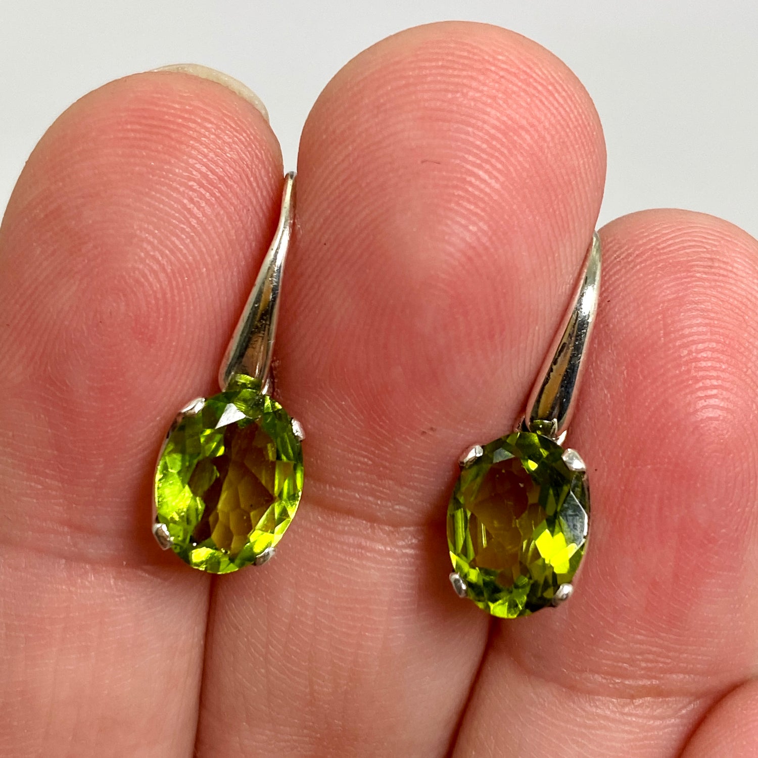 Peridot Oval Faceted Earrings PEG303