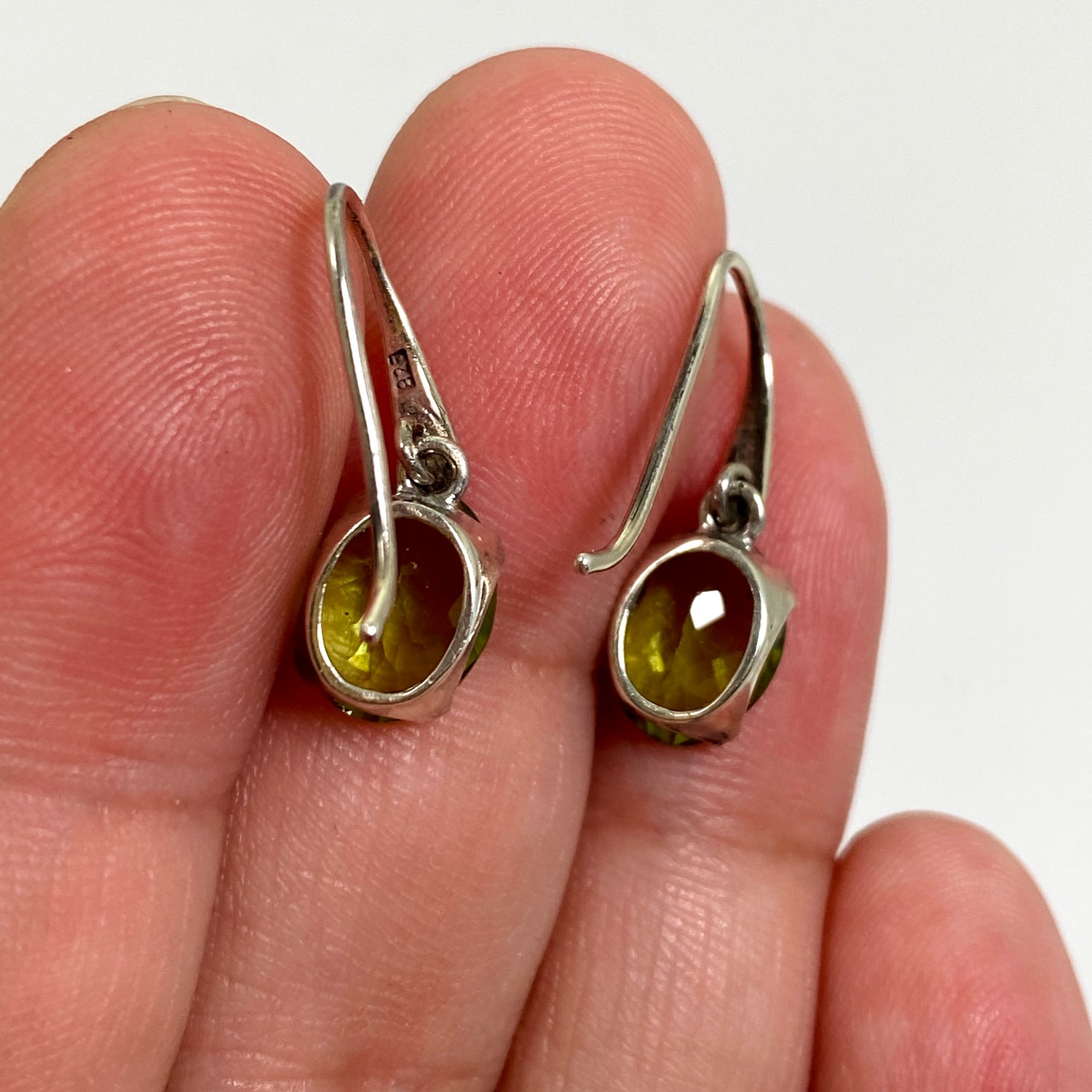 Peridot Oval Faceted Earrings PEG303