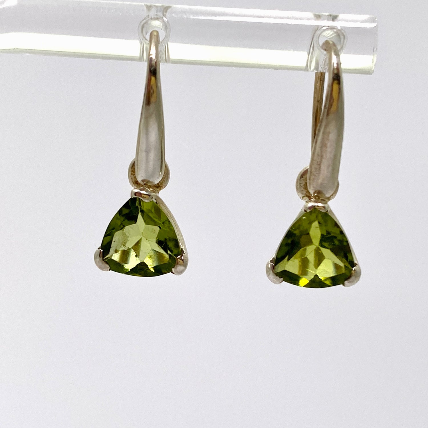 Peridot Trillion Faceted Earrings PEGJ188