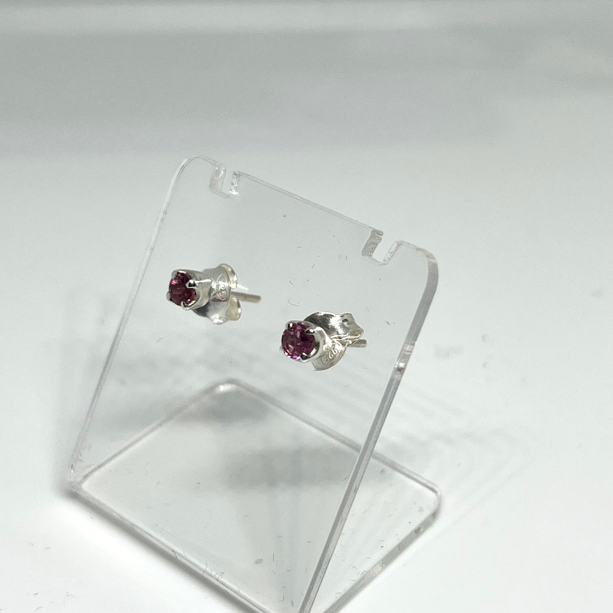 Pink Tourmaline Round Faceted Gemstone 4-claw Set Stud Earring PSE007