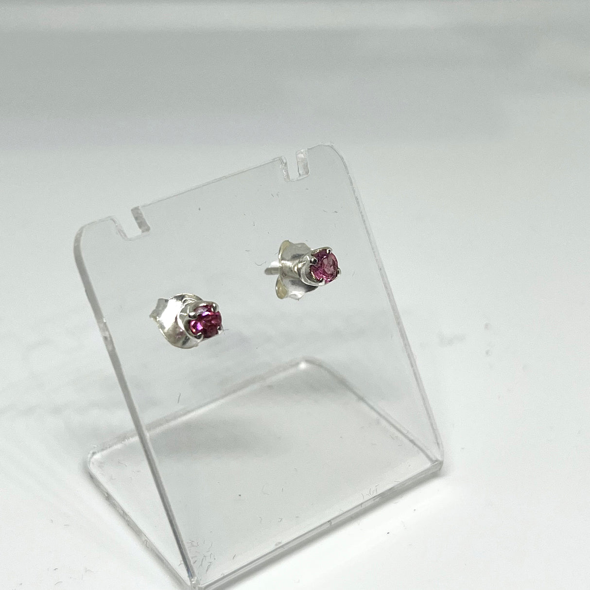Pink Tourmaline Round Faceted Gemstone 4-claw Set Stud Earring PSE007