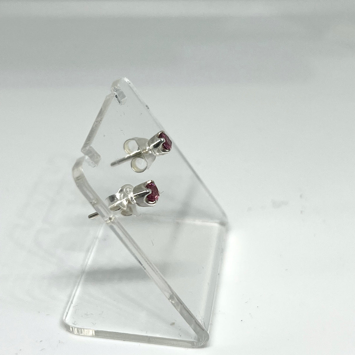 Pink Tourmaline Round Faceted Gemstone 4-claw Set Stud Earring PSE007