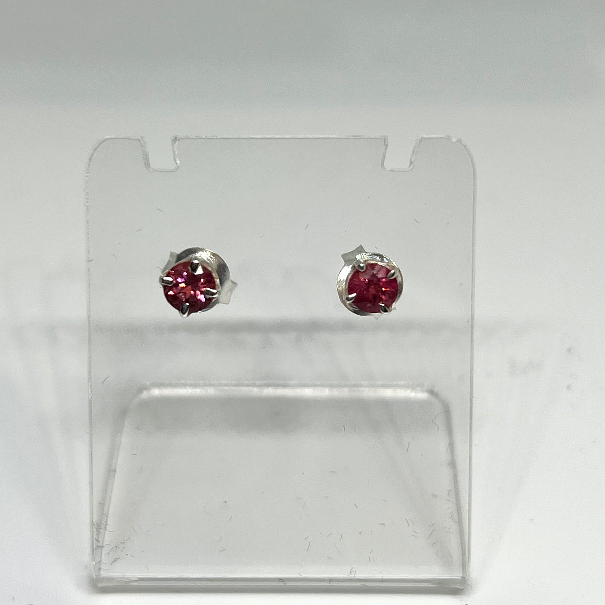 Pink Tourmaline Round Faceted Gemstone 4-claw Set Stud Earring PSE007