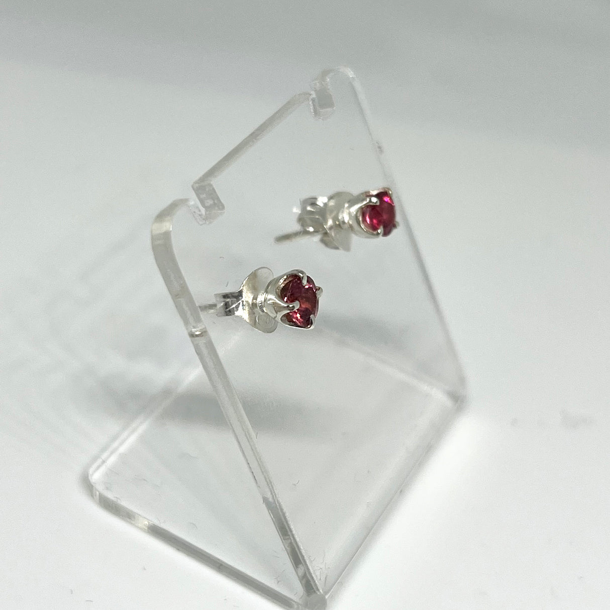 Pink Tourmaline Round Faceted Gemstone 4-claw Set Stud Earring PSE007