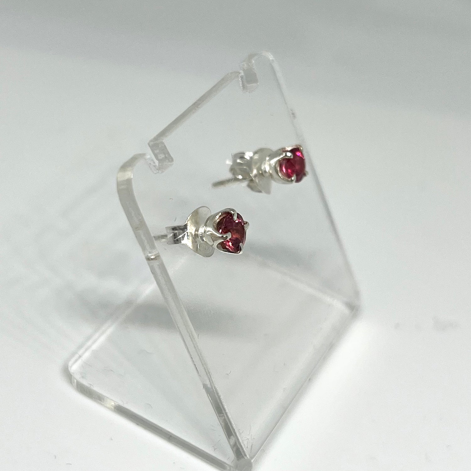 Pink Tourmaline Round Faceted Gemstone 4-claw Set Stud Earring PSE007