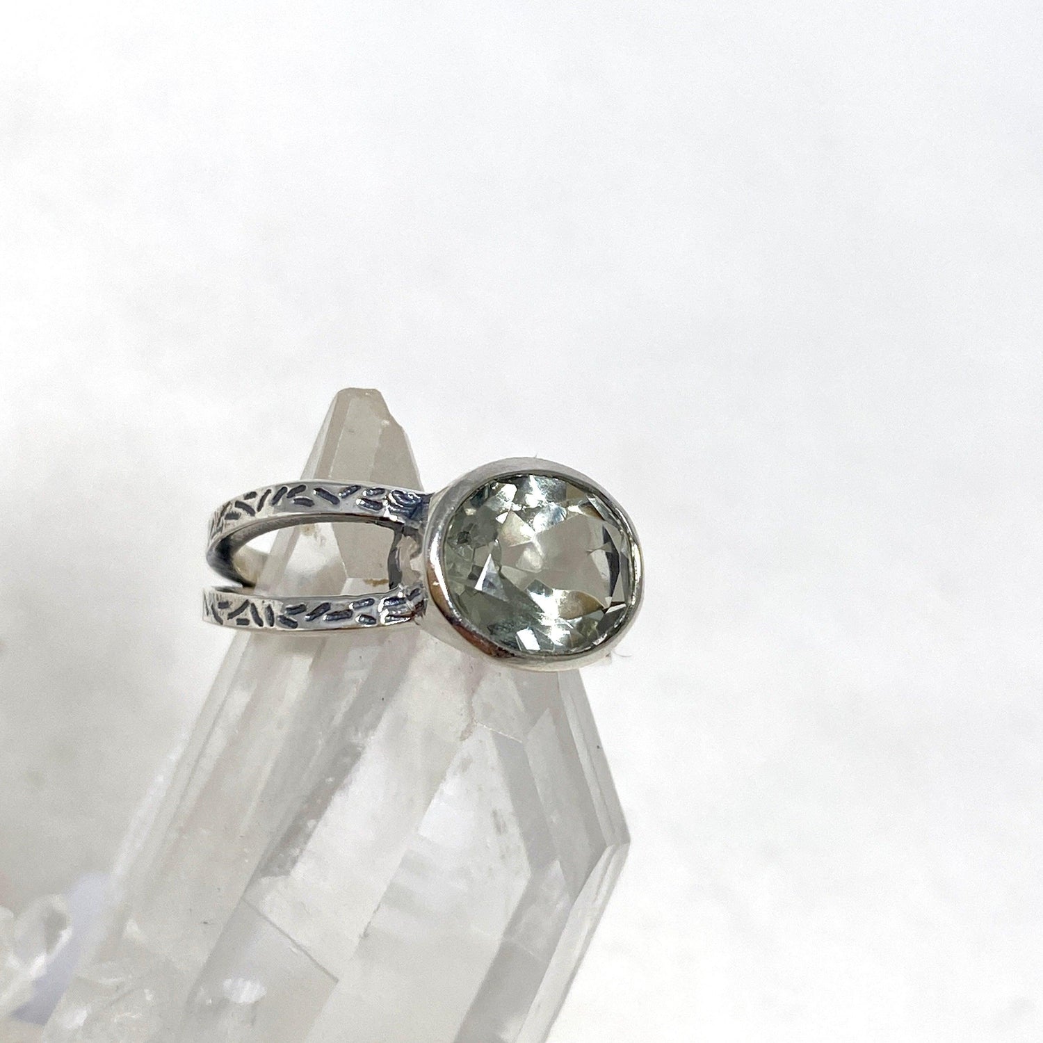 Prasiolite Faceted Oval Decorative Split Band Ring R3861 - Nature's Magick