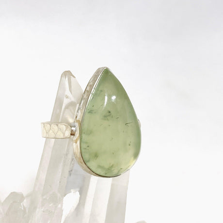 Prehnite Teardrop Hammered Band Ring Size 10 KRGJ3159 - Nature's Magick
