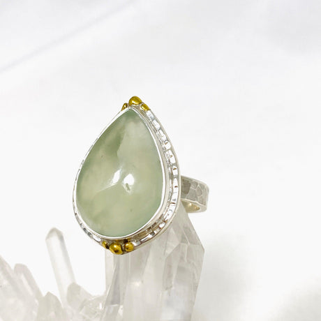 Prehnite Teardrop Hammered Band Ring with Brass Accents Size 7 KRGJ3160 - Nature's Magick