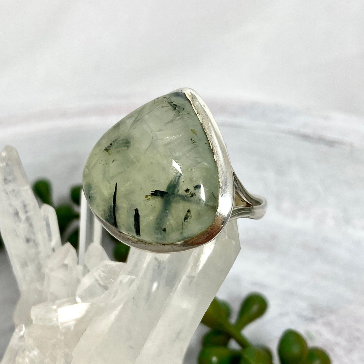 Prehnite teardrop ring s.9 KRGJ2098 - Nature's Magick