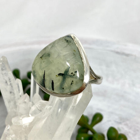 Prehnite teardrop ring s.9 KRGJ2098 - Nature's Magick