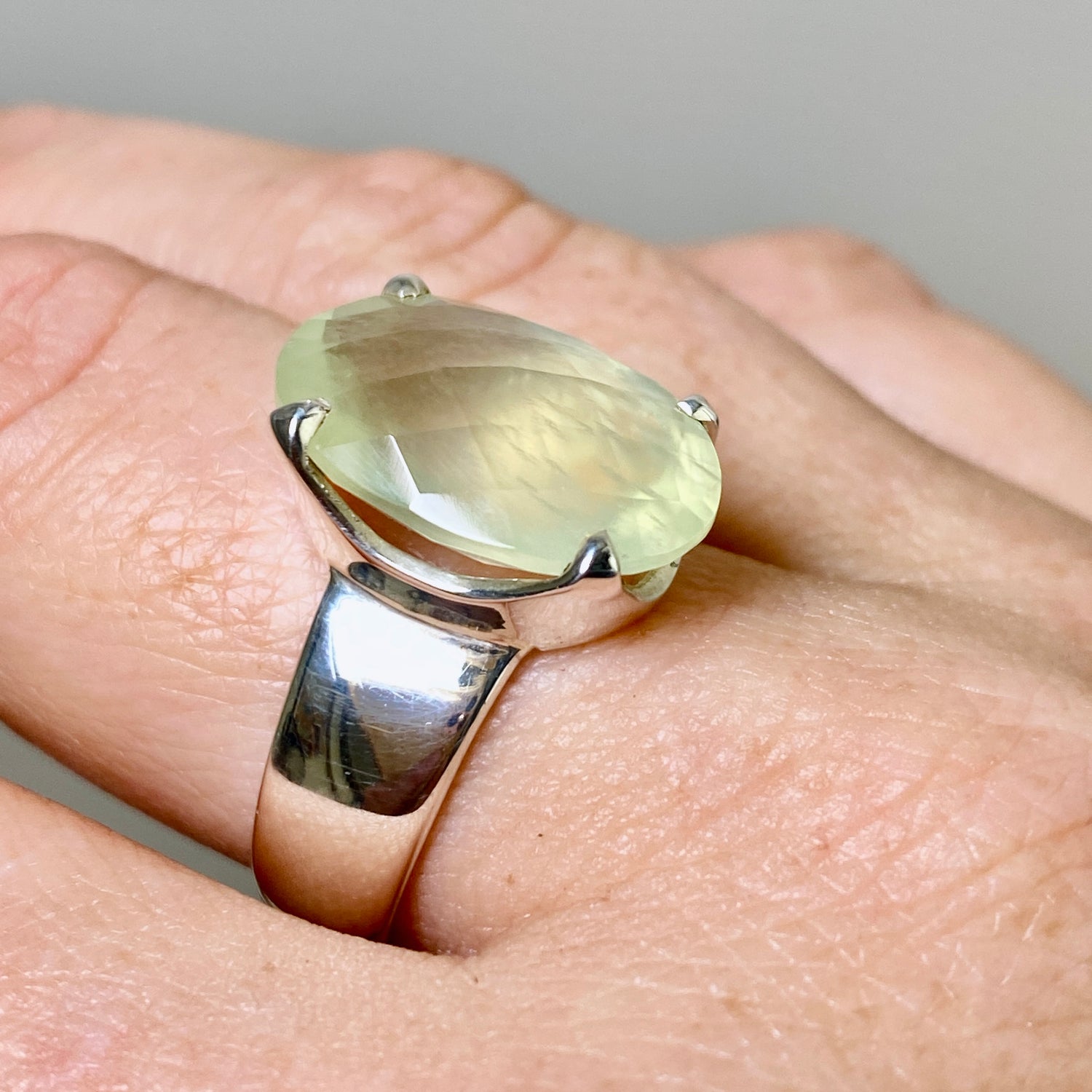 Prehnite Oval Checkerboard Faceted Ring Size 10 PRGJ861