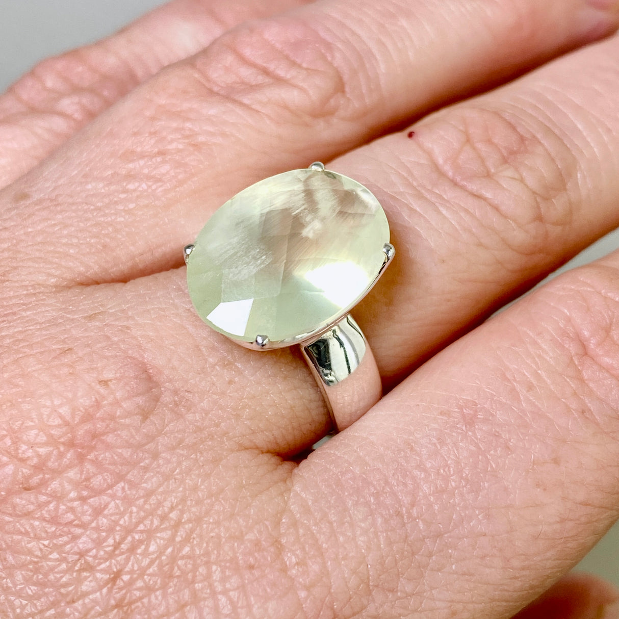 Prehnite Oval Checkerboard Faceted Ring Size 8 PRGJ862