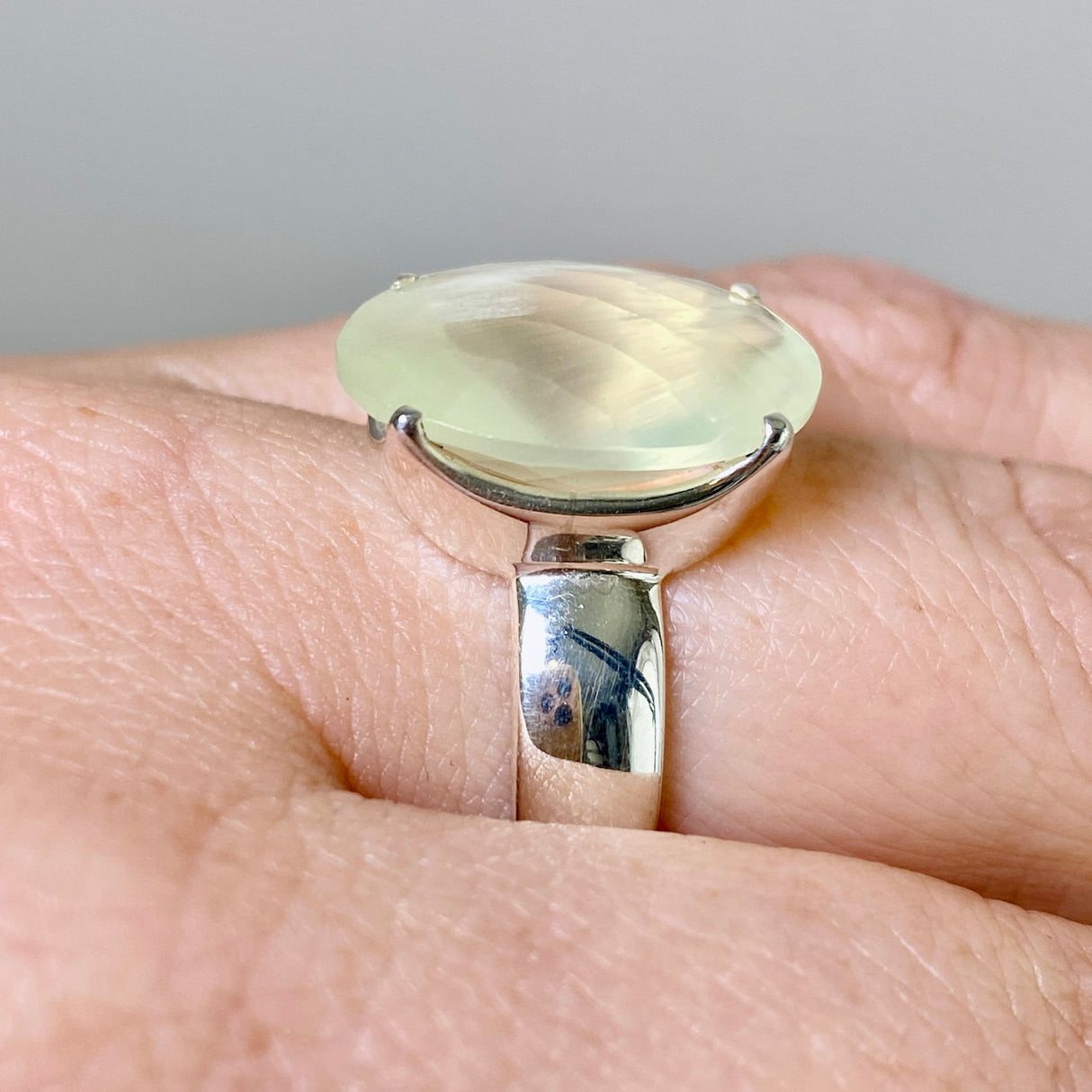 Prehnite Oval Checkerboard Faceted Ring Size 8 PRGJ862