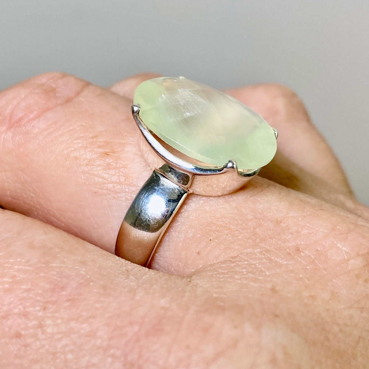 Prehnite Oval Checkerboard Faceted Ring Size 9 PRGJ864