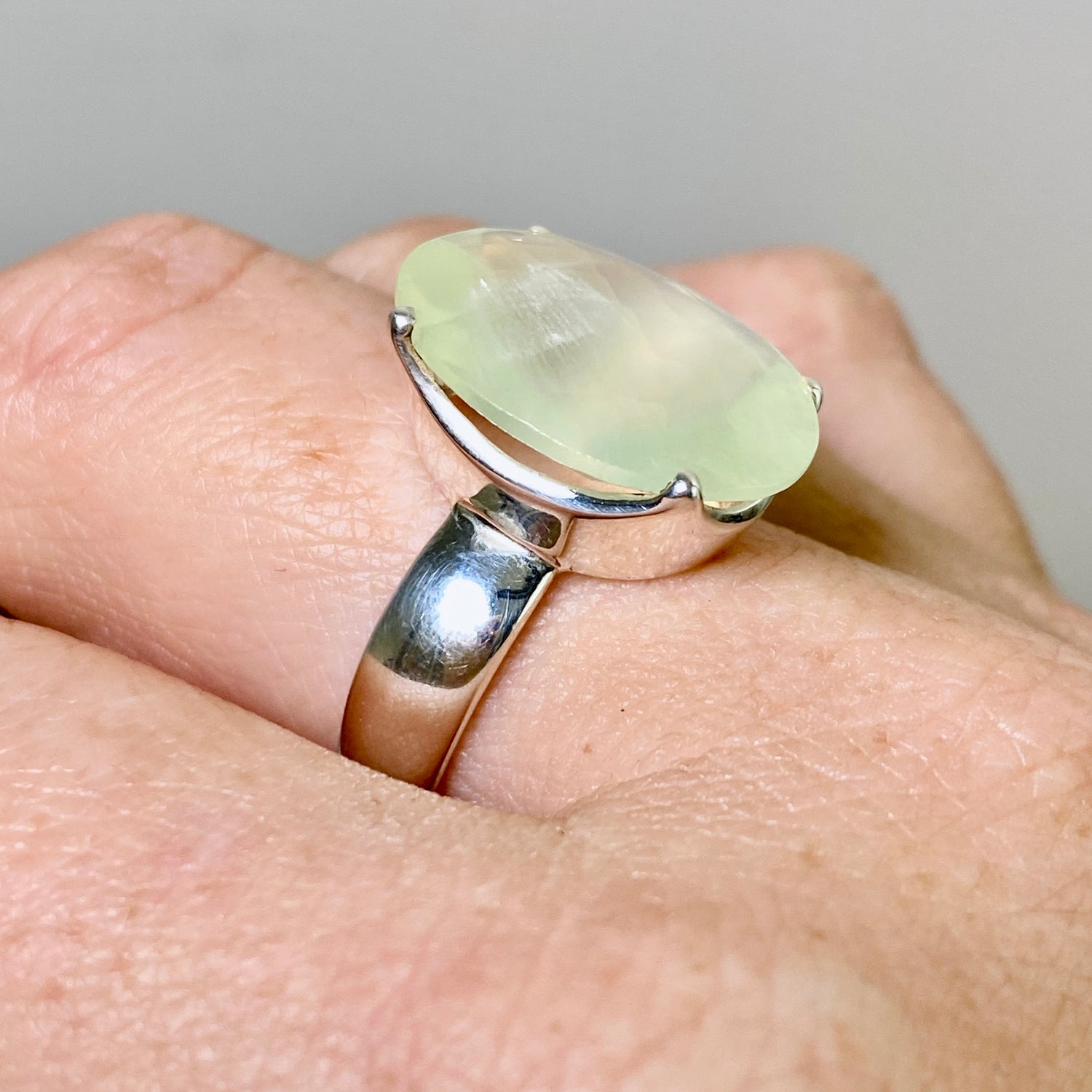 Prehnite Oval Checkerboard Faceted Ring Size 9 PRGJ864
