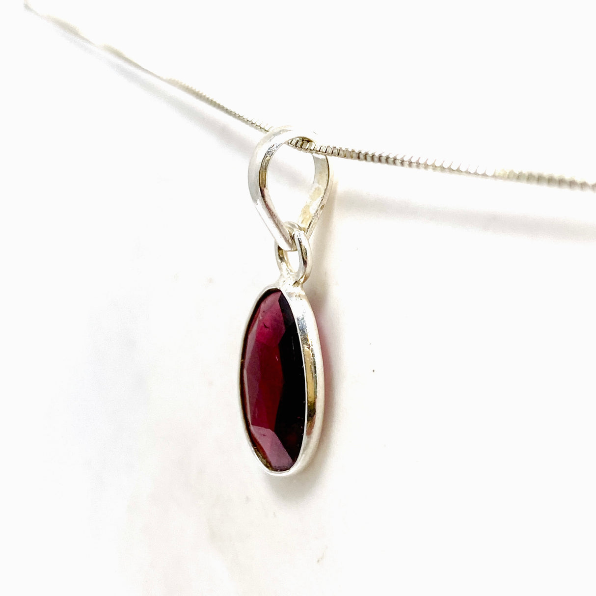 Rhodolite Garnet Oval Faceted Pendant PPGJ1153