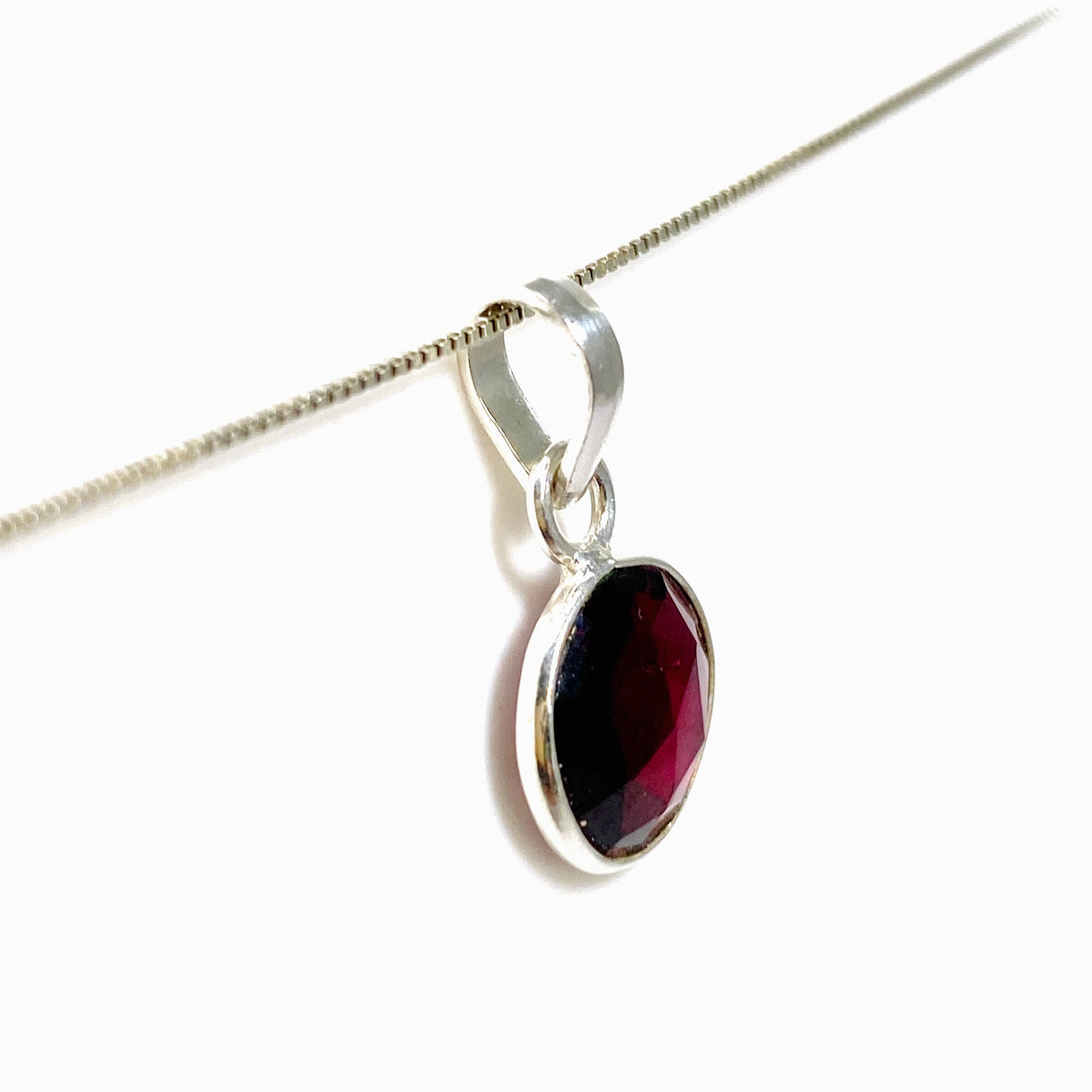 Rhodolite Garnet Round Faceted Pendant PPGJ1154