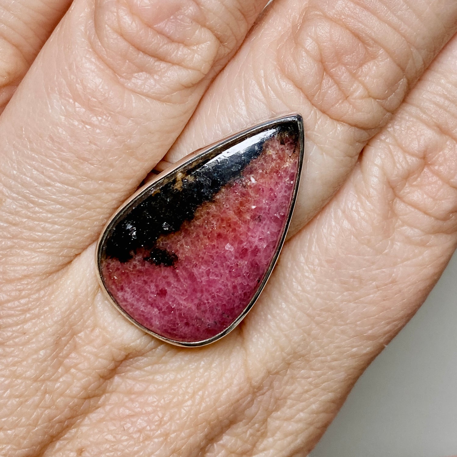 Rhodonite teardrop cabochon ring s.8 KRGJ1496