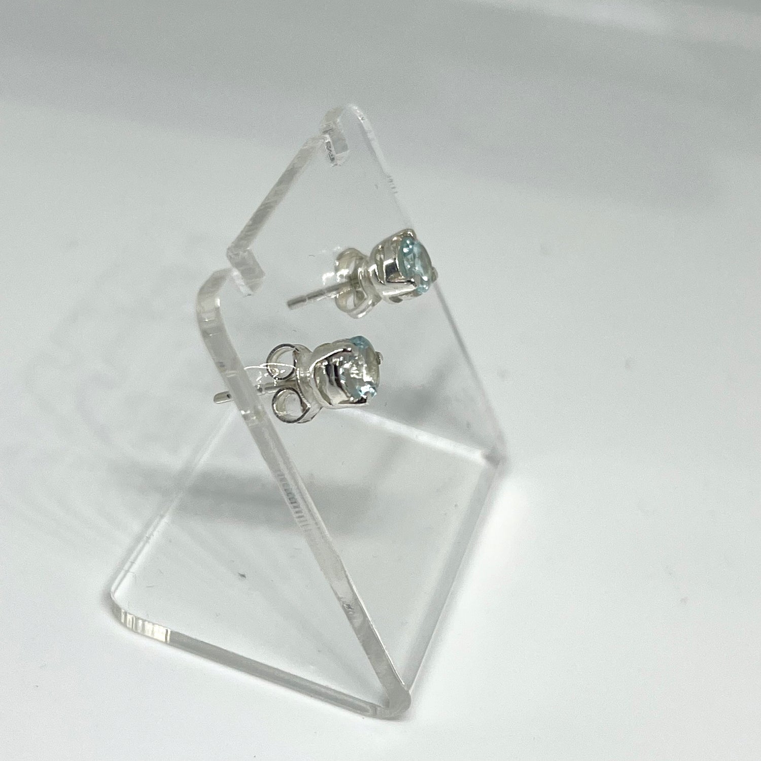 Round Faceted Gemstone 3-claw Set Stud Earring 5mm PSE005