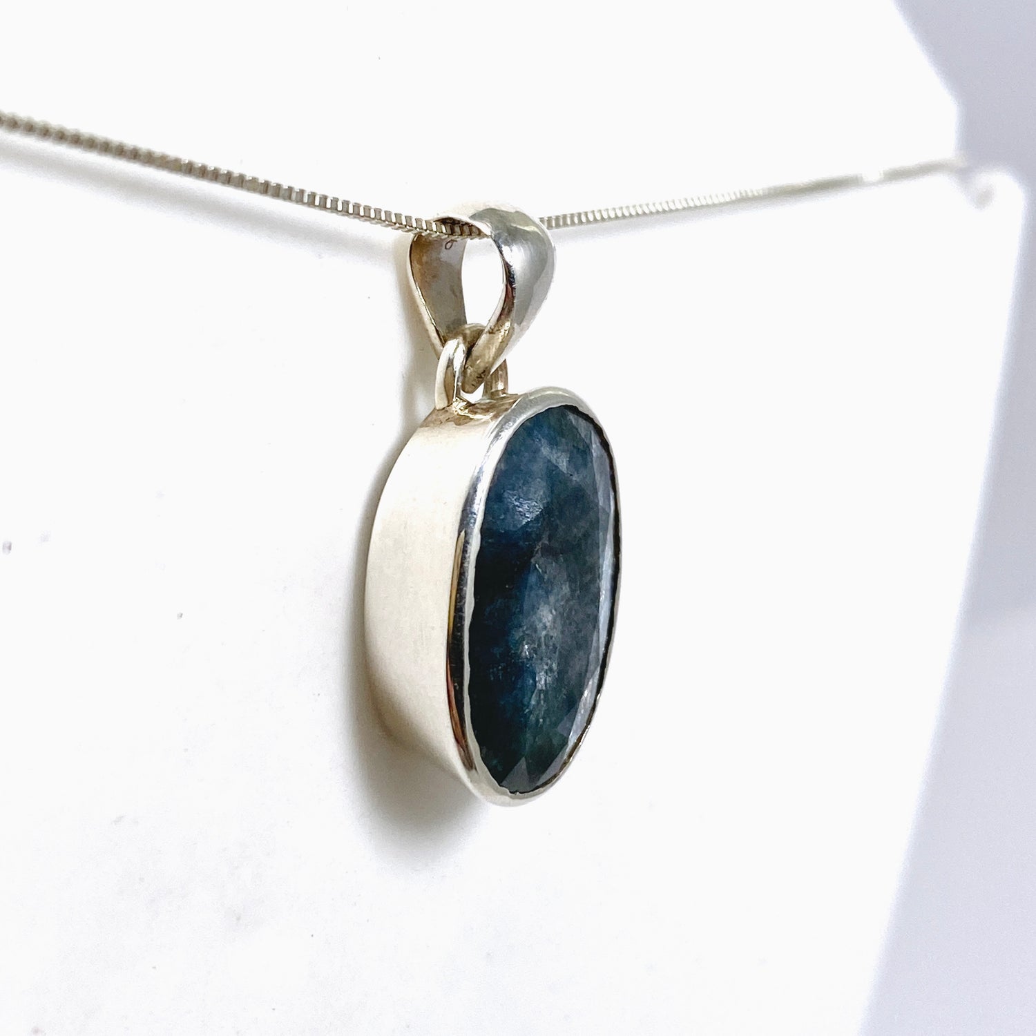 Sapphire Oval Faceted Pendant PPGJ1213