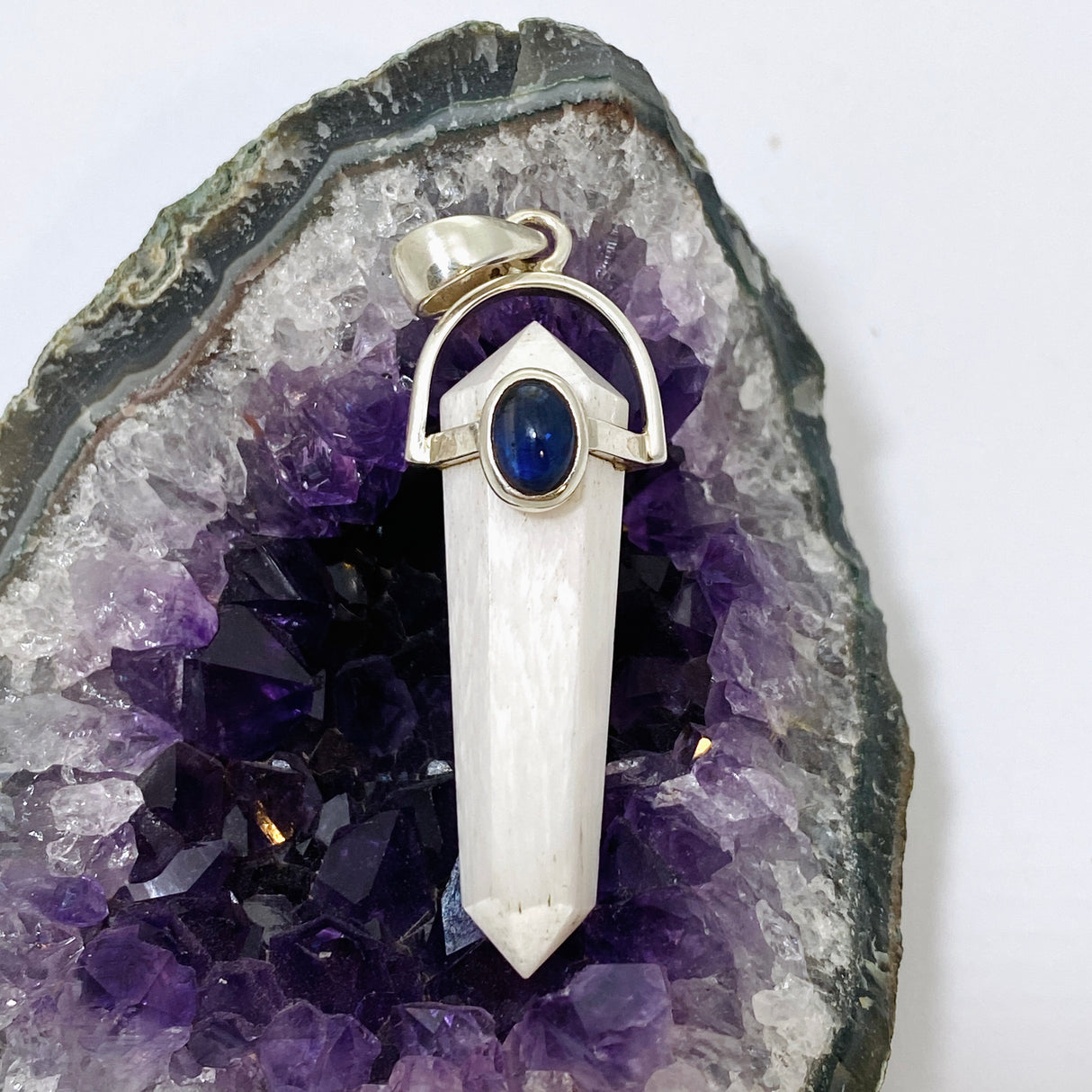 Scolecite Point Pendant with Kyanite Accent stone PPGJ1013