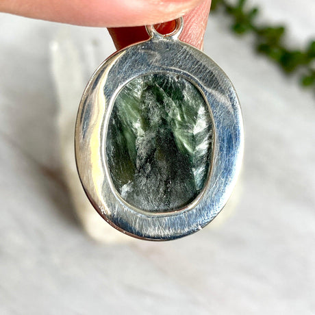 Seraphinite oval cabochon pendant with beaten banding KPGJ2511 - Nature's Magick